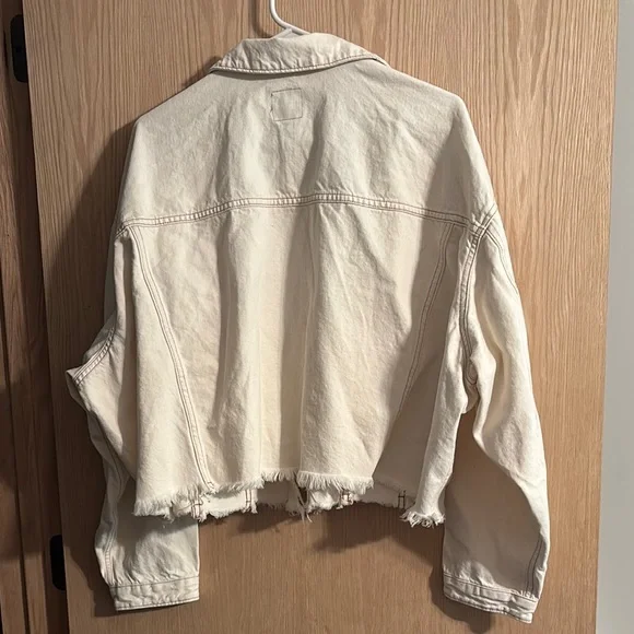 Wild Fable Cream Cropped Jean Jacket with Distressed Hem - Picture 4 of 4